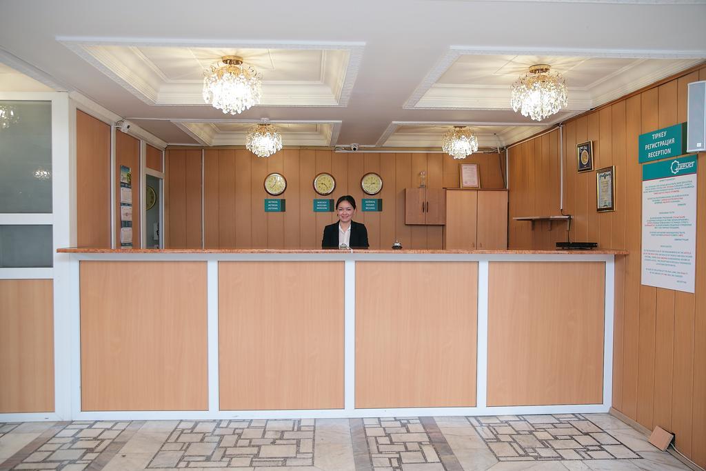 Auberge de jeunesse Turist à Astana Extérieur photo